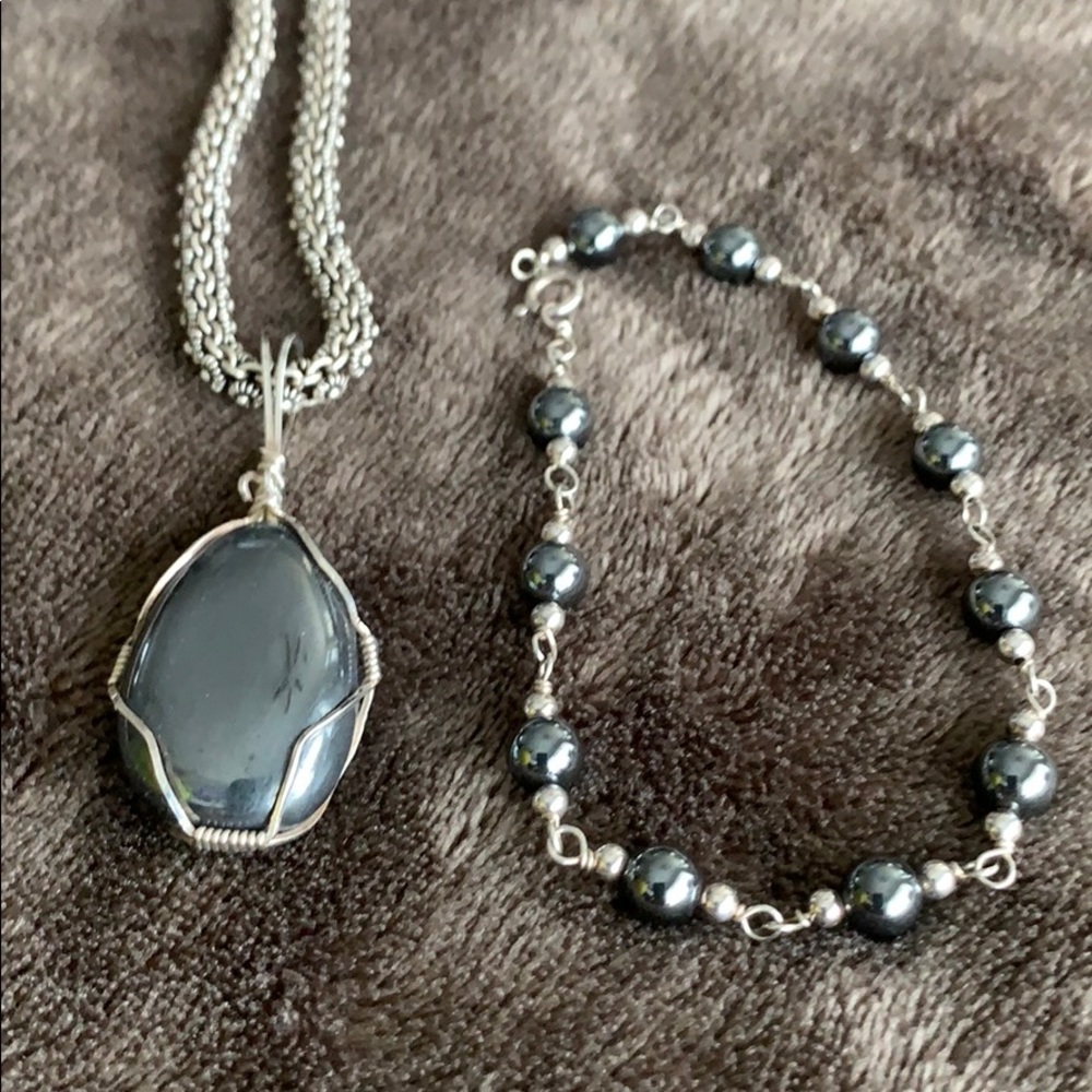 Hematite & Silver duo (Pendant & Bracelet)